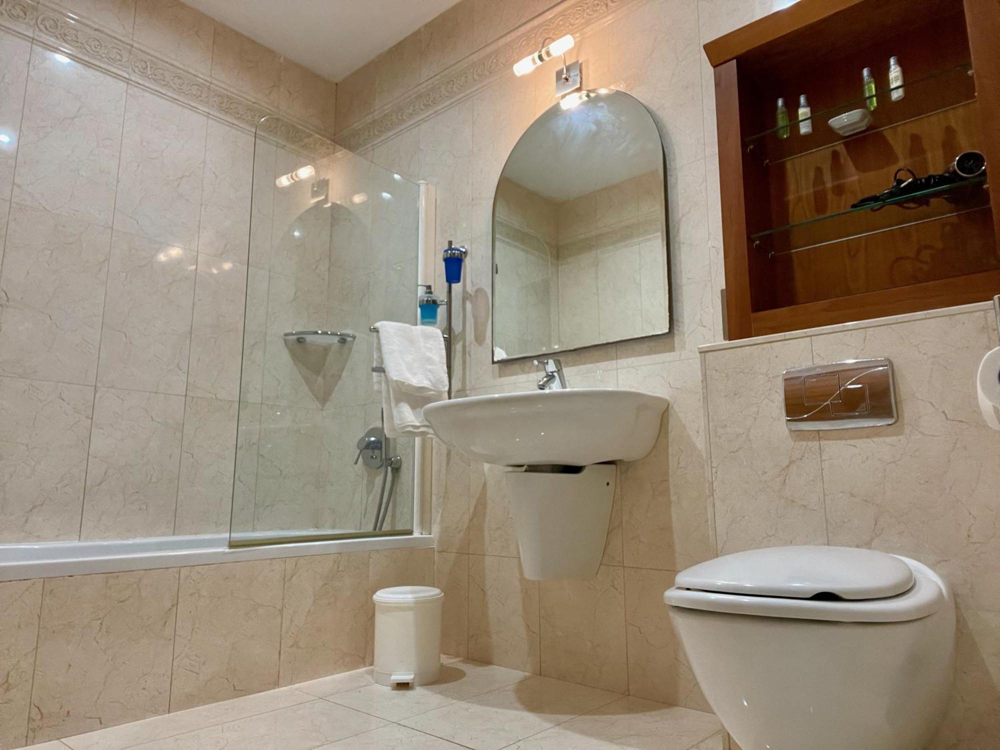 Spacious Luxurious With Seaview Apartment